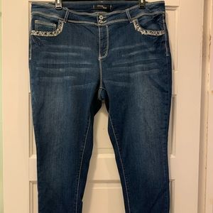 Stitch Star Skinny Ankle Length Jean
